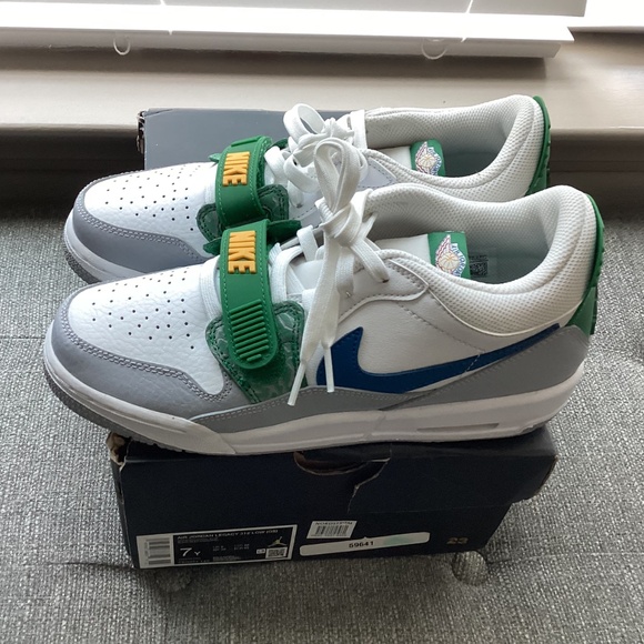 Nike Air Jordan Legacy 312 Low Sneaker (Big Kid), size 7 - Picture 12 of 13